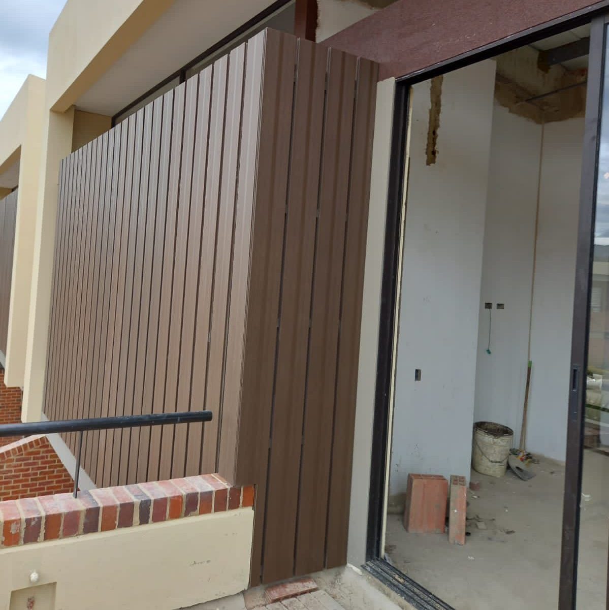 FACHADAS Y REVESTIMIENTOS EN WPC